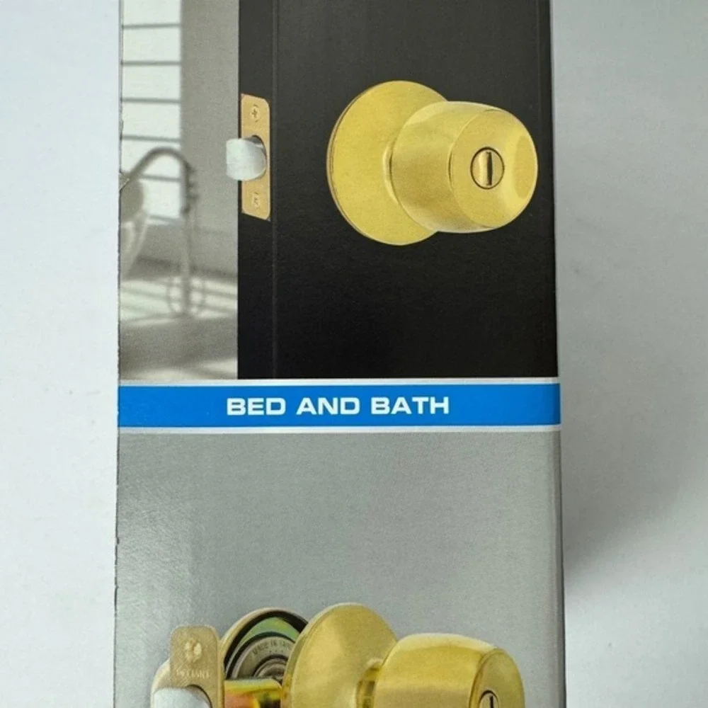 Defiant‎ Brandywine Polished Brass Bed And Bath Door Knob Lock